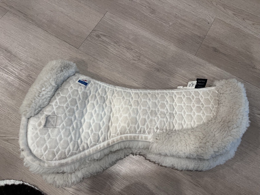 Small mattes half pad