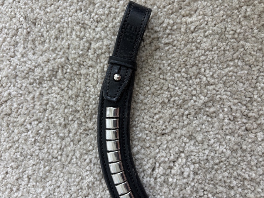 Utzon Equestrian Browband with silver clinchers in black leather and V-shaped XL