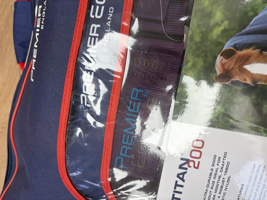 Premier Equine Titan 200g Turnout blanket Snug-Fit Neck Cover Purple - 87