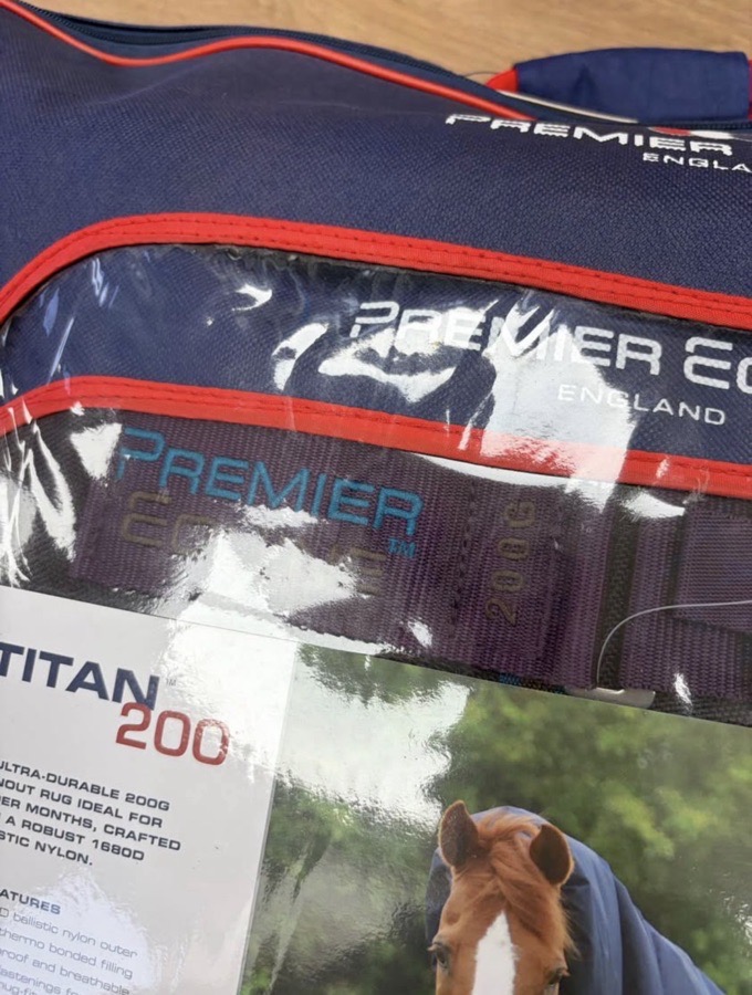 NWT Premier Equine Titan 200g Turnout blanket Snug-Fit Neck Cover Purple - 87