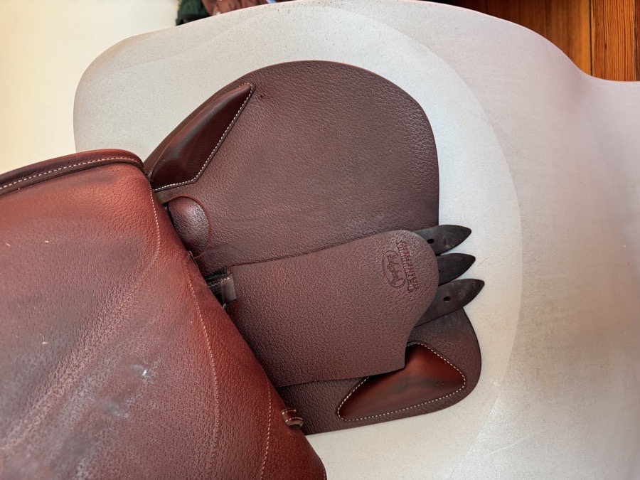 17.5” 2020 Devoucoux Biarritz O Saddle - 2A - Full Buffalo
