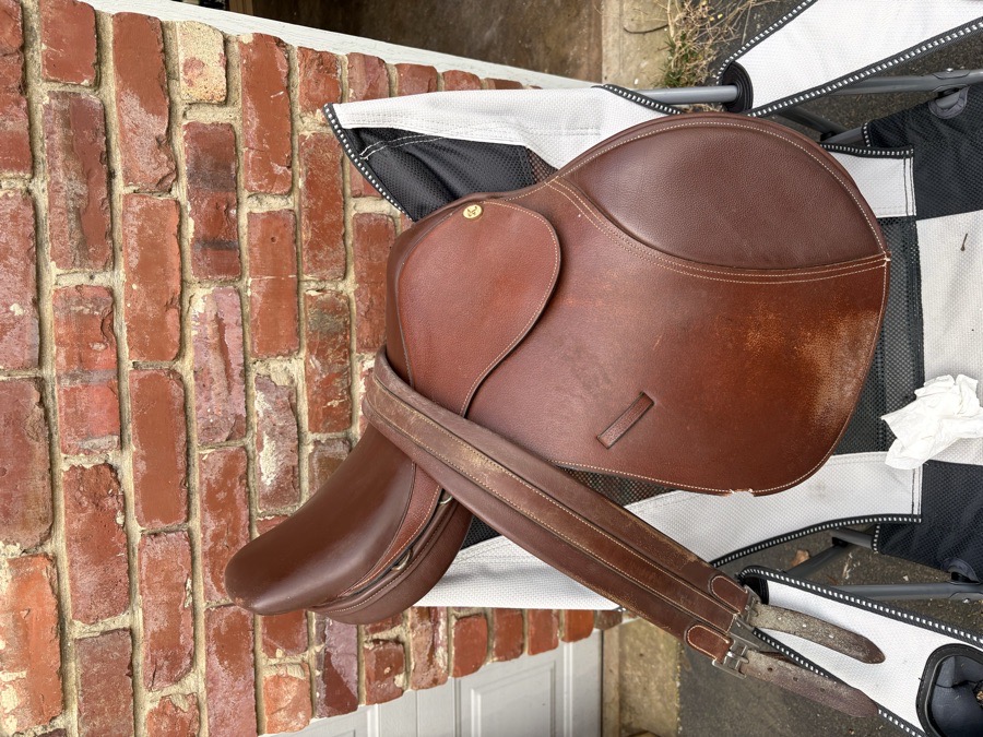 Kincade Close Contact Saddle