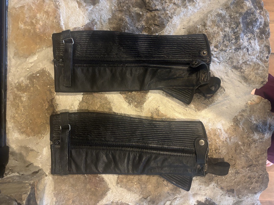 Half chaps 