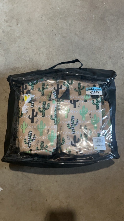 Hanging trailer grooming bag 