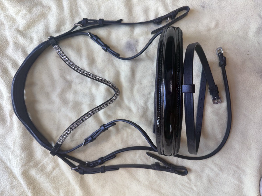 Horze Grayson Classic Dressage Ergonomic Bridle