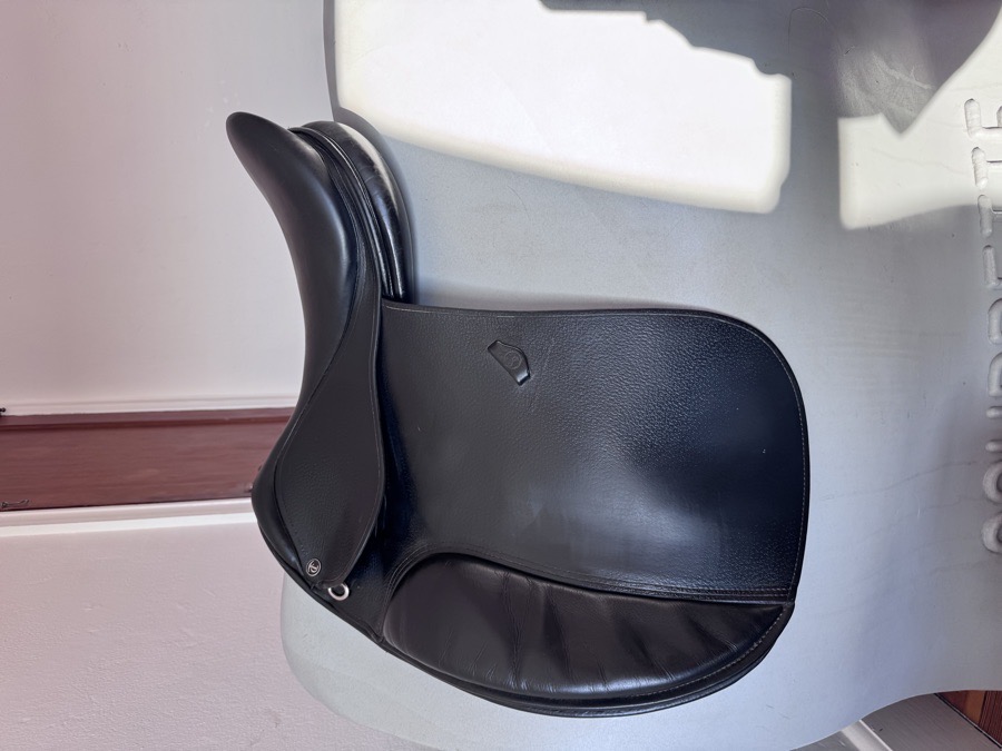 18” Tad Coffin CCDSR Smart Ride Dressage Saddle