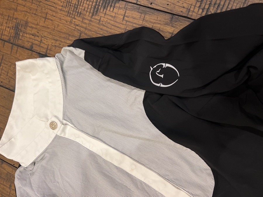 Medium Black Vestrum