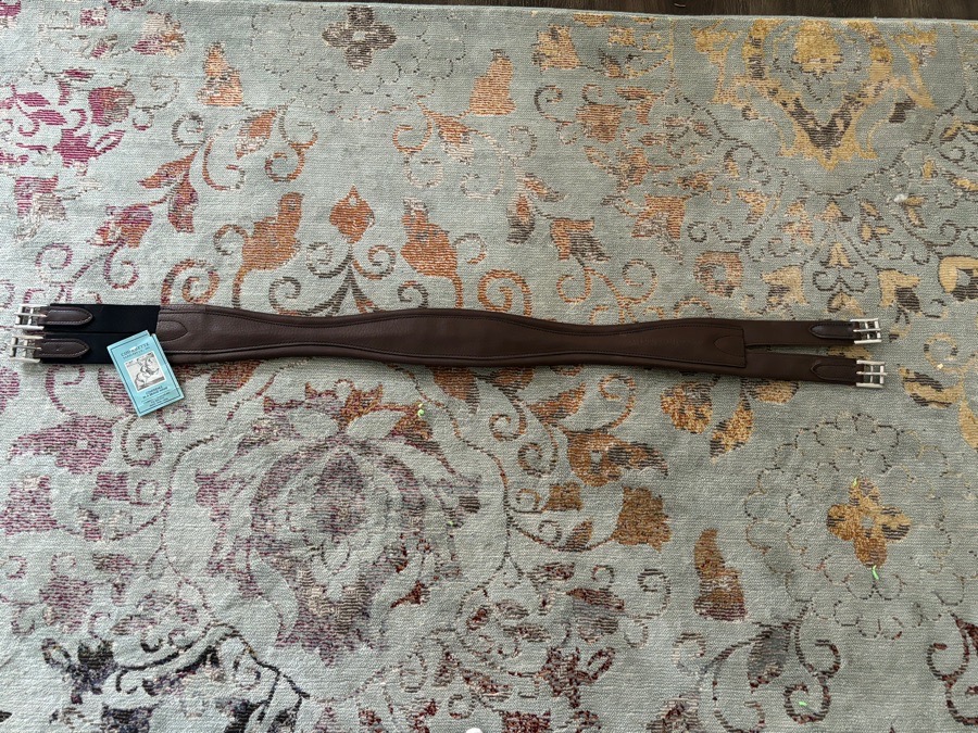 Courbette leather girth size 46in