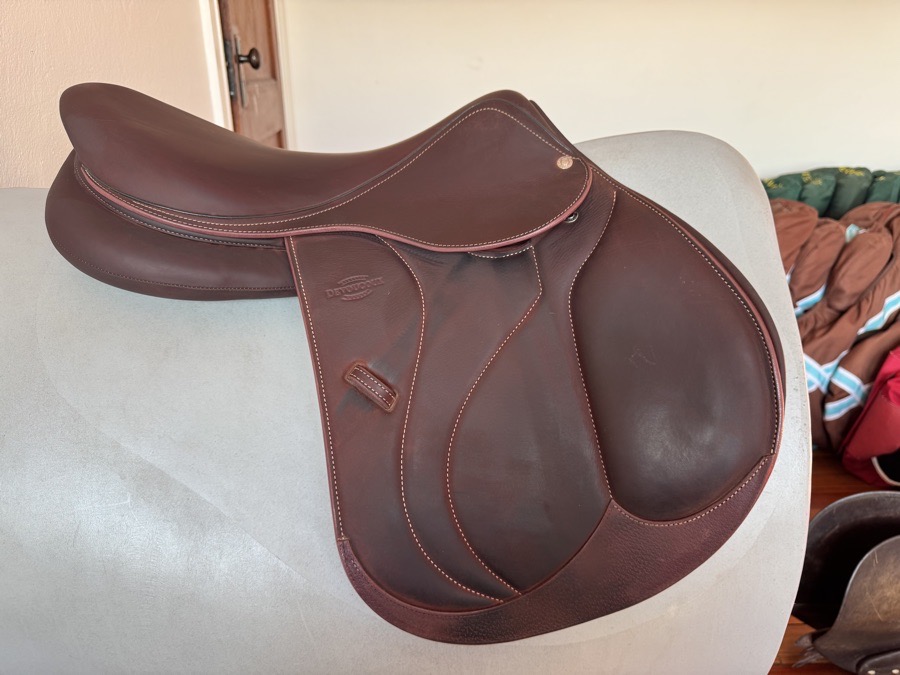 18” 2023 Devoucoux Biarritz O Saddle - 2A - Full Buffalo - LIKE NEW!
