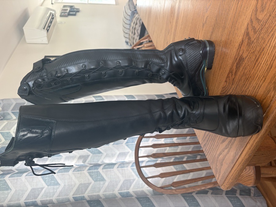 ARIAT Boots 9.5