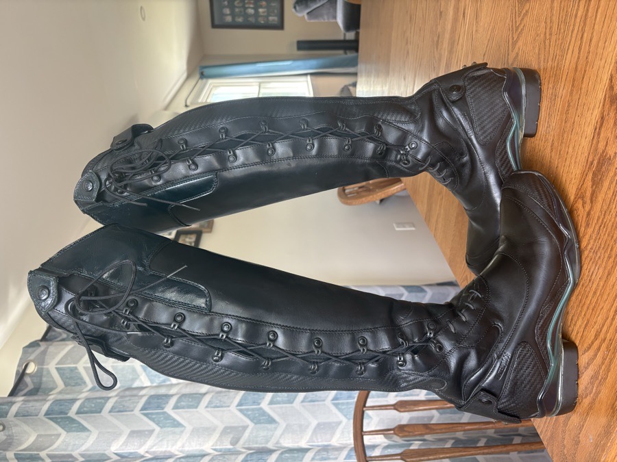 ARIAT Boots 9.5