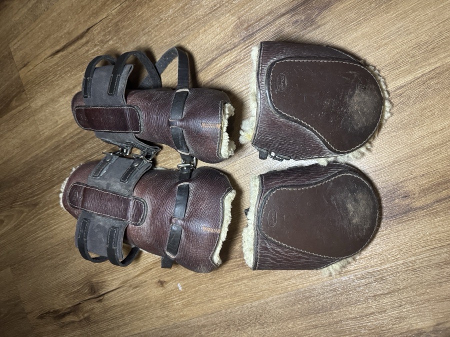  Beval Open Front and Hind Leather Boot Set. Size Large