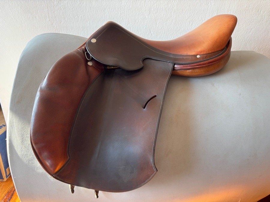 17” Hermes Essentielle Saddle - Full Buffalo