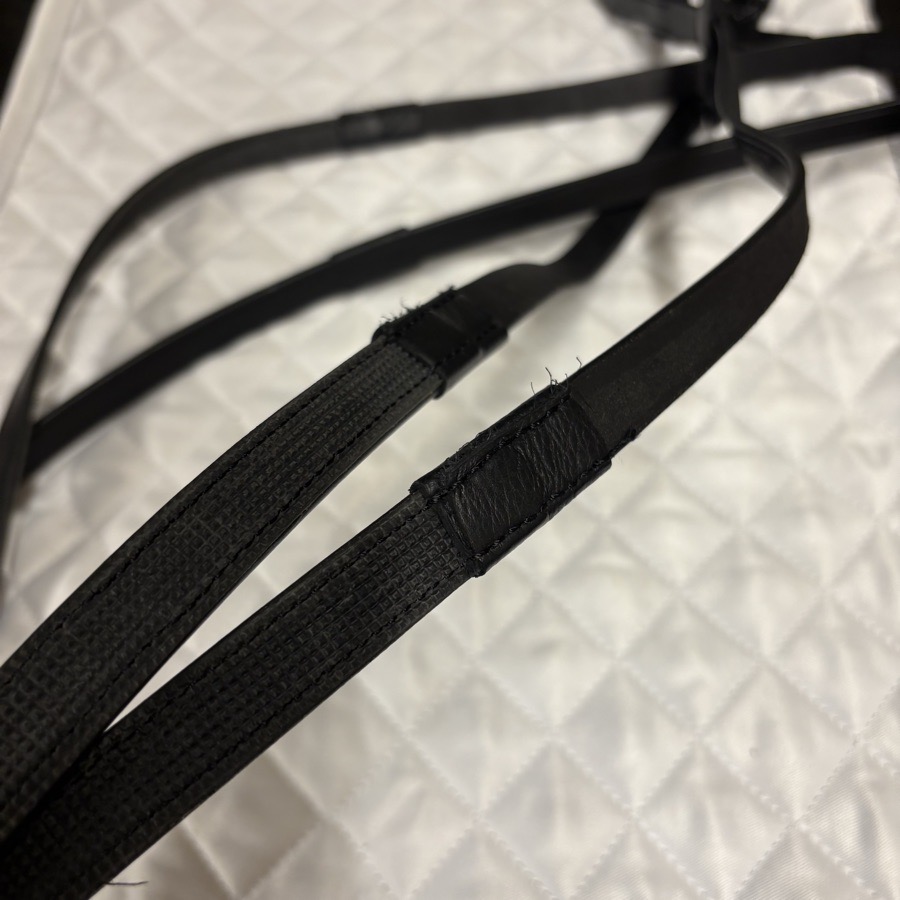BRIDLEBERRY rubber lined leather reins