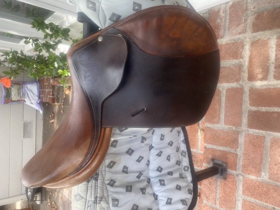 2004 17” L seat Butet saddle