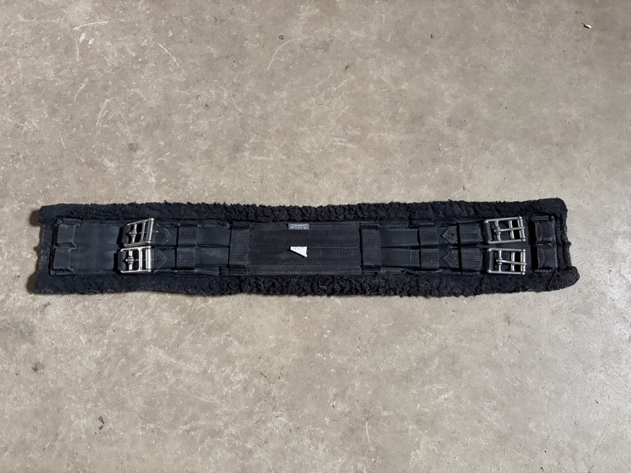 Ovation dressage girth, black, 24”
