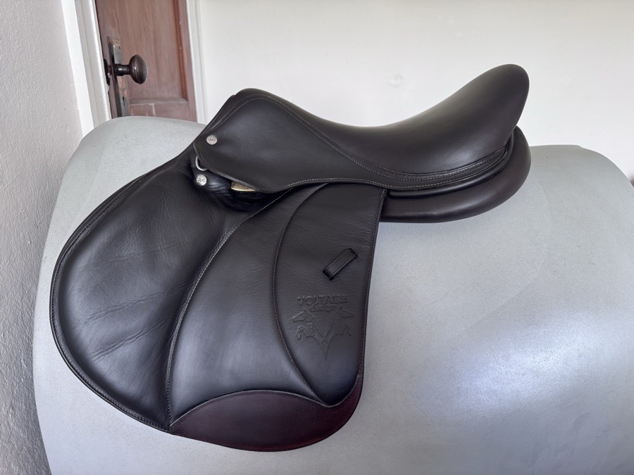 17.5” 2019 Voltaire Stuttgart PRO Saddle - 2AA - Full Buffalo