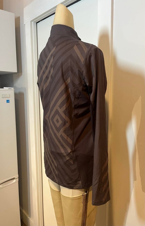 Arista sun shirt size MEDIUM