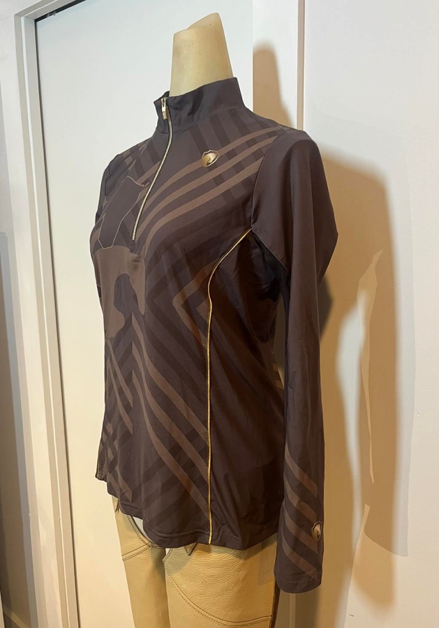 Arista sun shirt size MEDIUM
