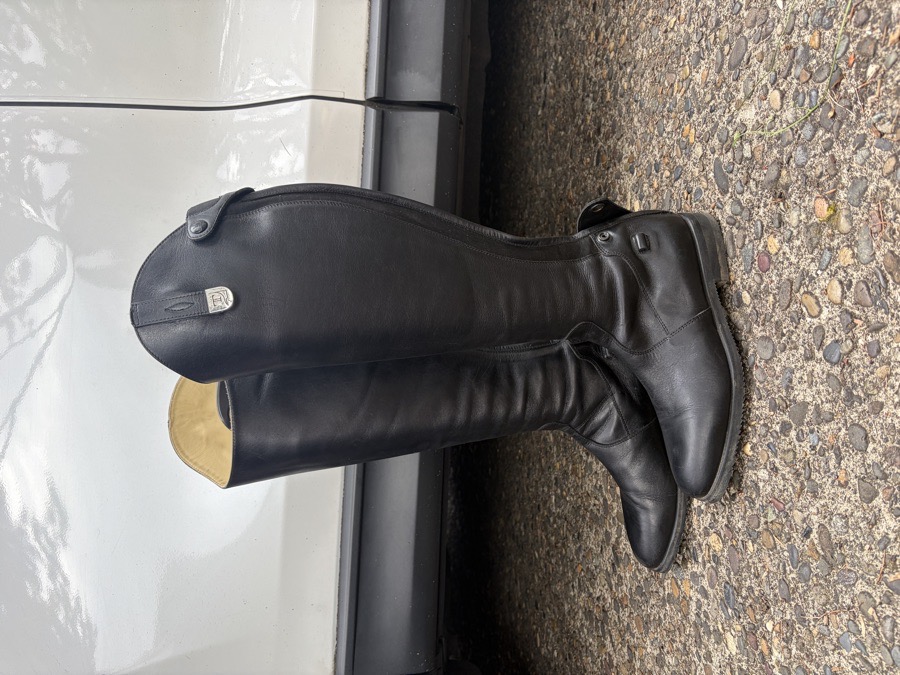TUCCI Sofia TallBoots 40DW