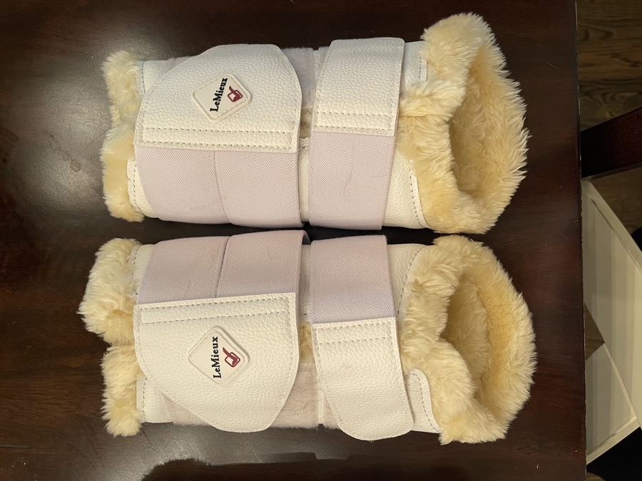 LeMieux White Brushing boots