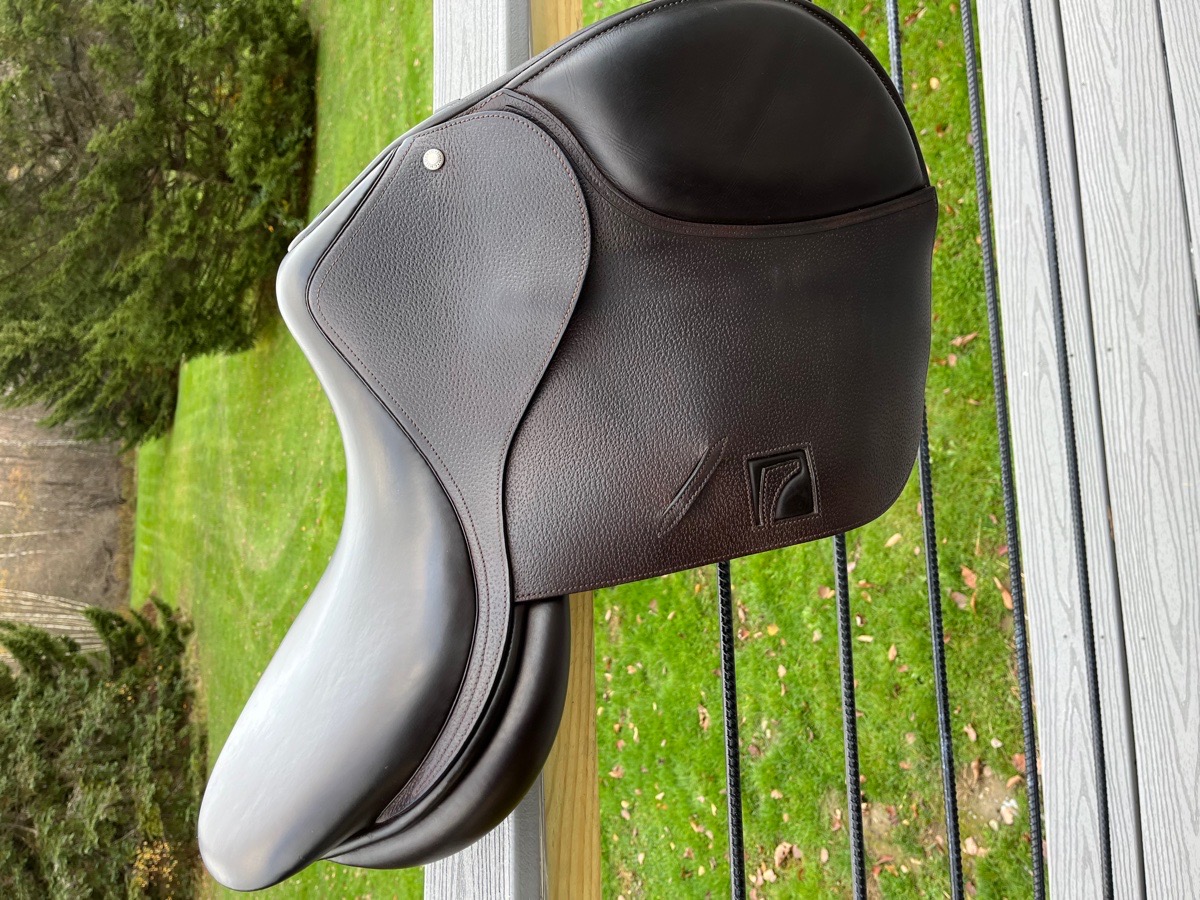 Luc Childeric 17.5 demo saddle 2021 - wide tree