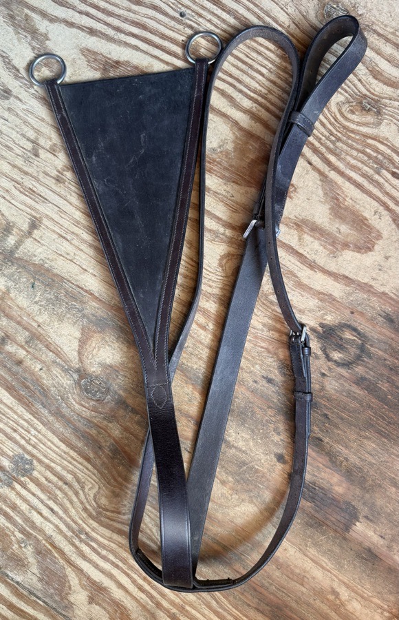 SHIRES Bib Martingale