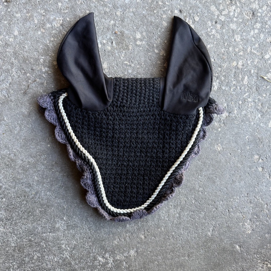 Black Full Sized USG Horseback Riding Bonnet Fly Veil. Good Condition.