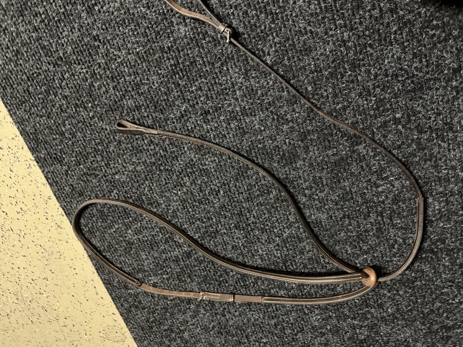 DOVER SADDLERY Martingale Horse