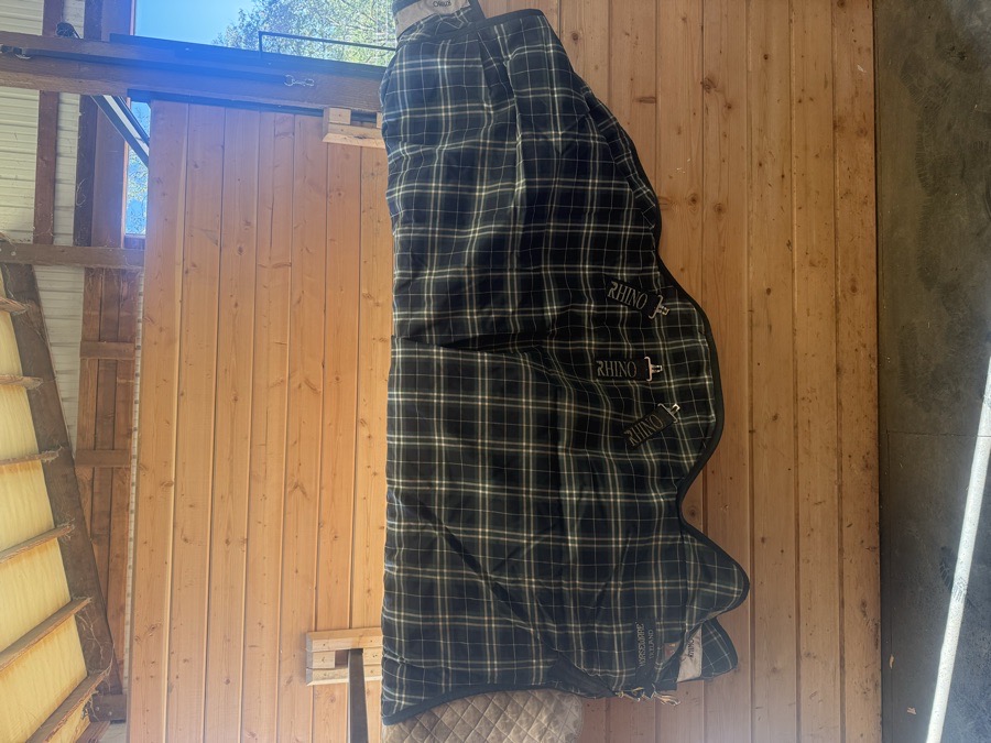 HORSEWARE IRELAND Rhino 450g high neck turnout blanket