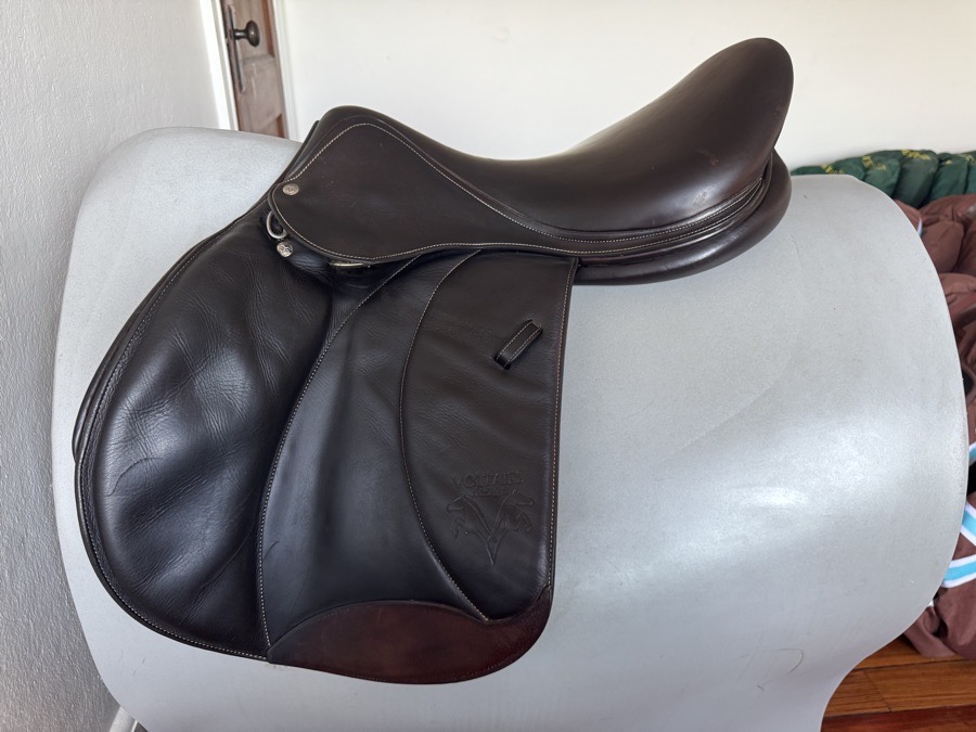 18.5” Voltaire Stuttgart PRO Saddle - 2017 - 4AAR - full Buffalo