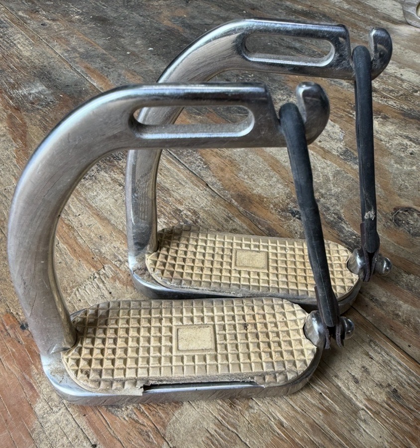 4.25” peacock irons