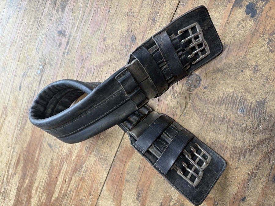 32” black leather girth
