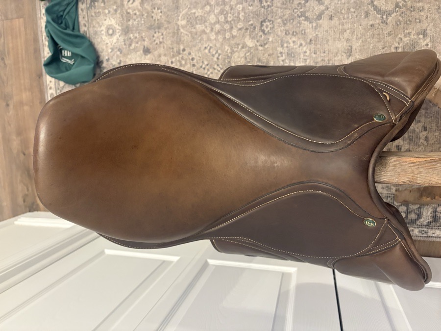 HDR Close Contact Saddle