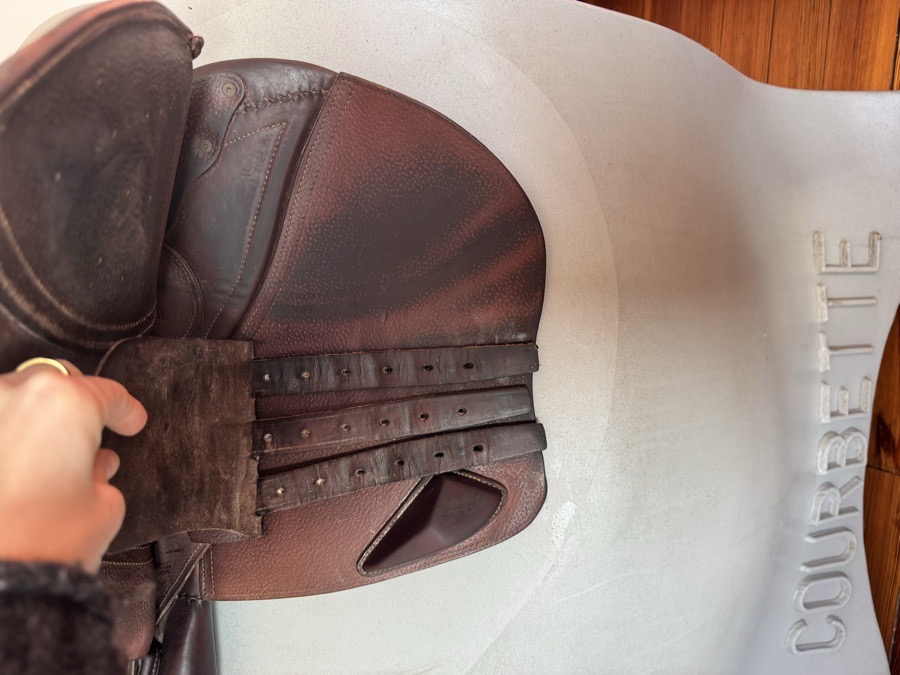 17” 2016 CWD SE25 2Gs PRO Saddle - 2C - Grain Buffalo