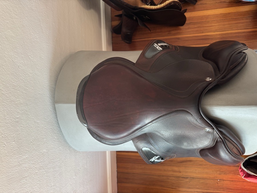 17” 2016 CWD SE25 2Gs PRO Saddle - 2C - Grain Buffalo