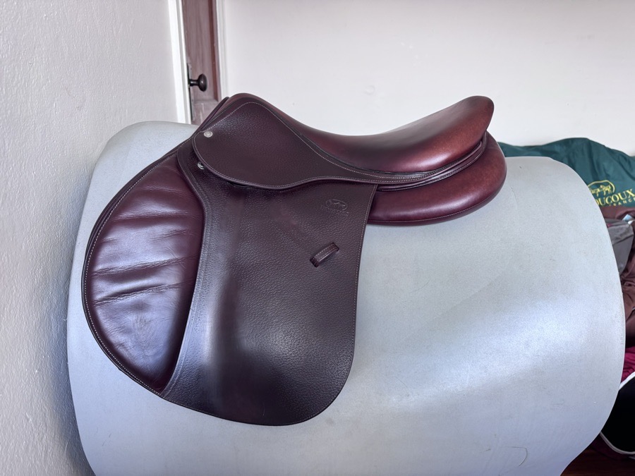 18.5” 2020 Devoucoux Biarritz O Saddle - 3AR - Grained Buffalo