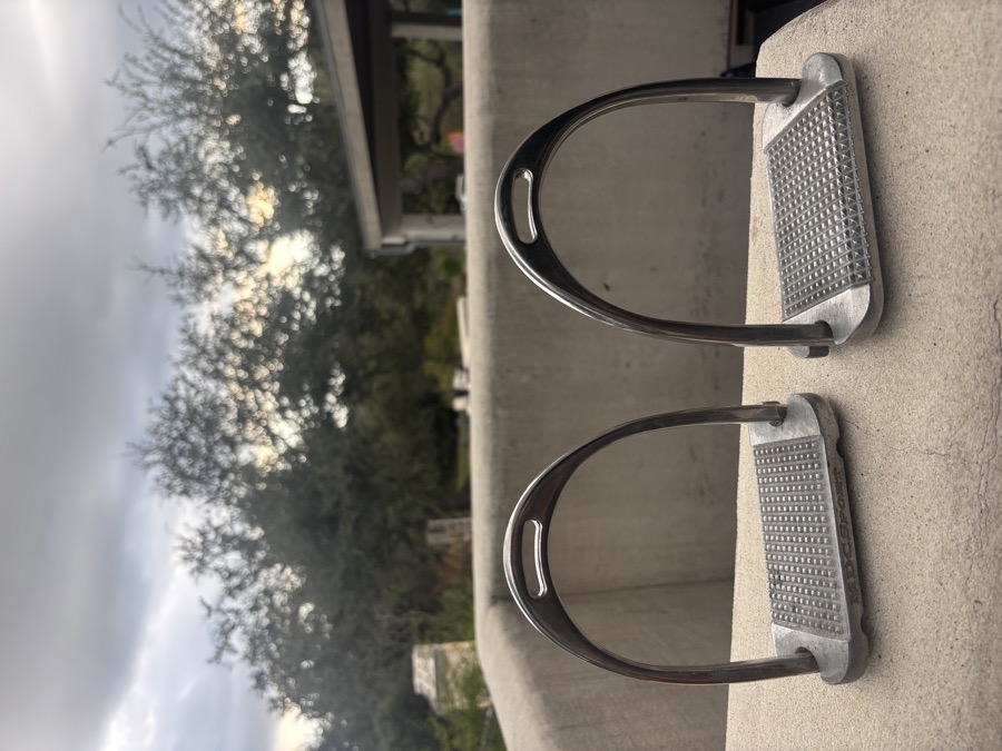 MDC Wide Foot Stirrups