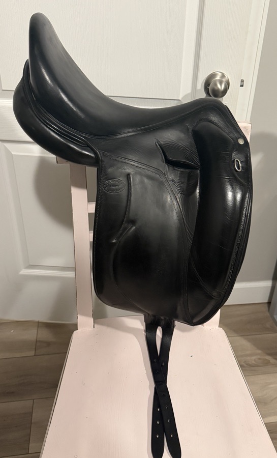 DEVOUCOUX MEDINA DRESSAGE SADDLE