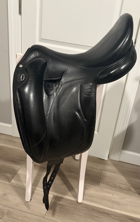 DEVOUCOUX MEDINA DRESSAGE SADDLE