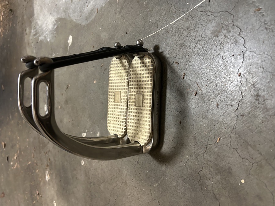 Korsteel steel hunter stirrups