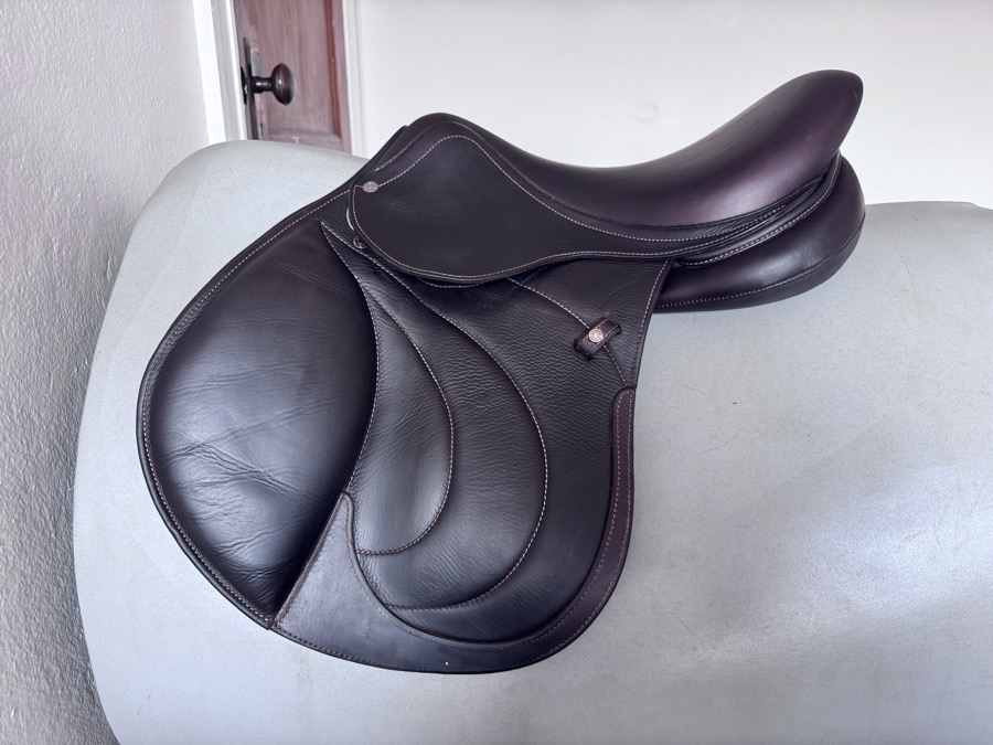 17” 2024 Antares Connexion Saddle - 1A - Full Buffalo - MINT!