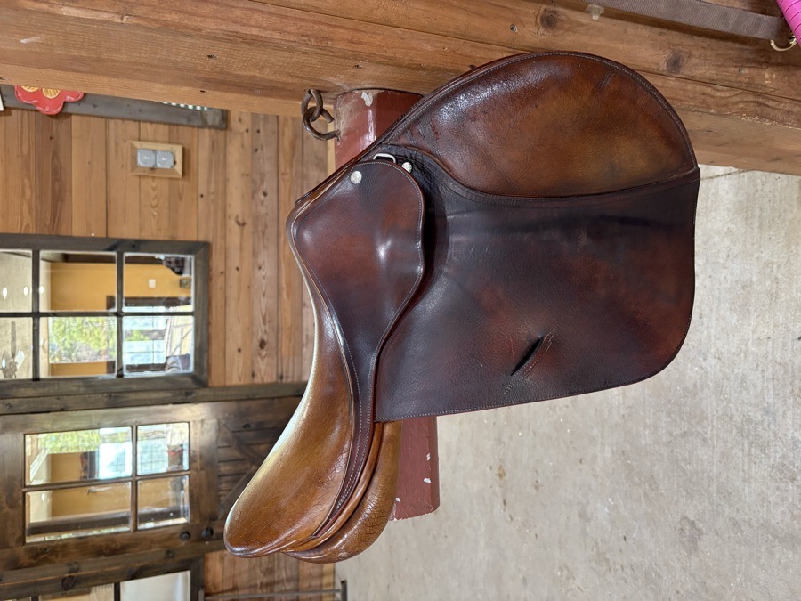Childeric 16.5 Close Contact Saddle