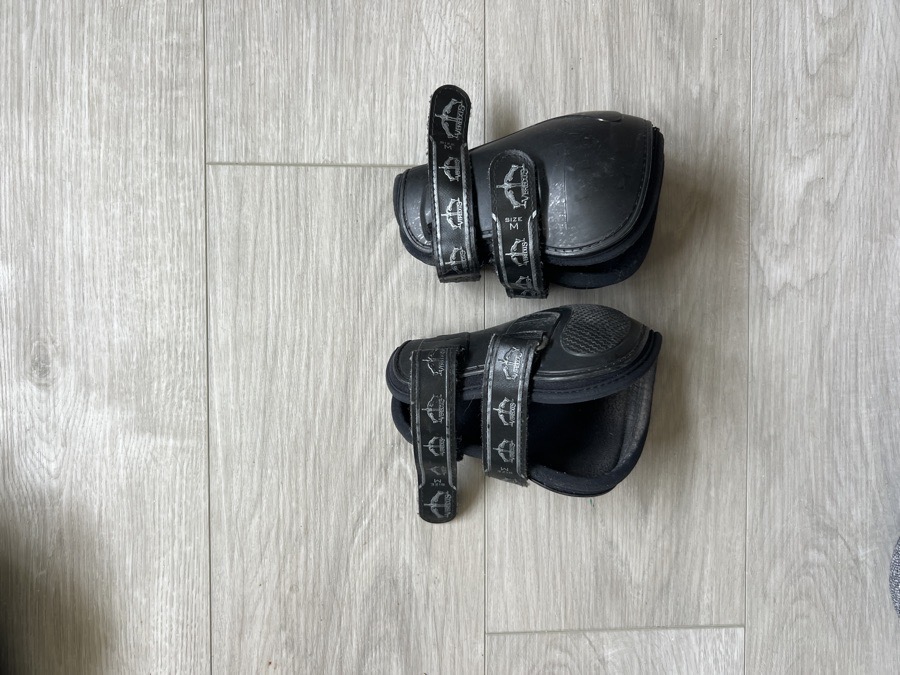 Veredus Hind Boots w/ Velcro - Medium Size