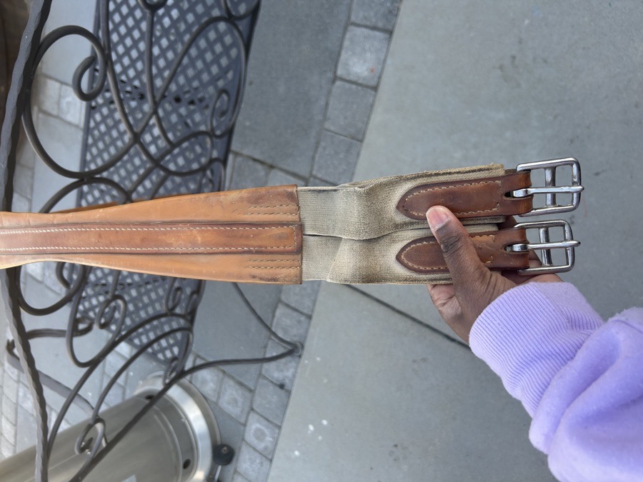 Jumping hunters girth 