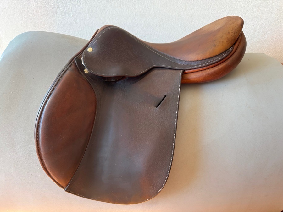 17” Butet Saddle - “P” Seat - 1 Flaps