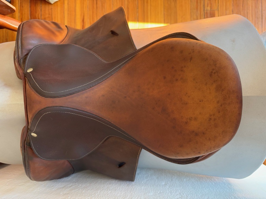 17” Butet Saddle - “P” Seat - 1 Flaps