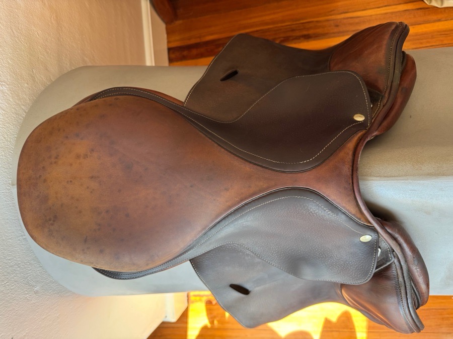17” Butet Saddle - “P” Seat - 1 Flaps