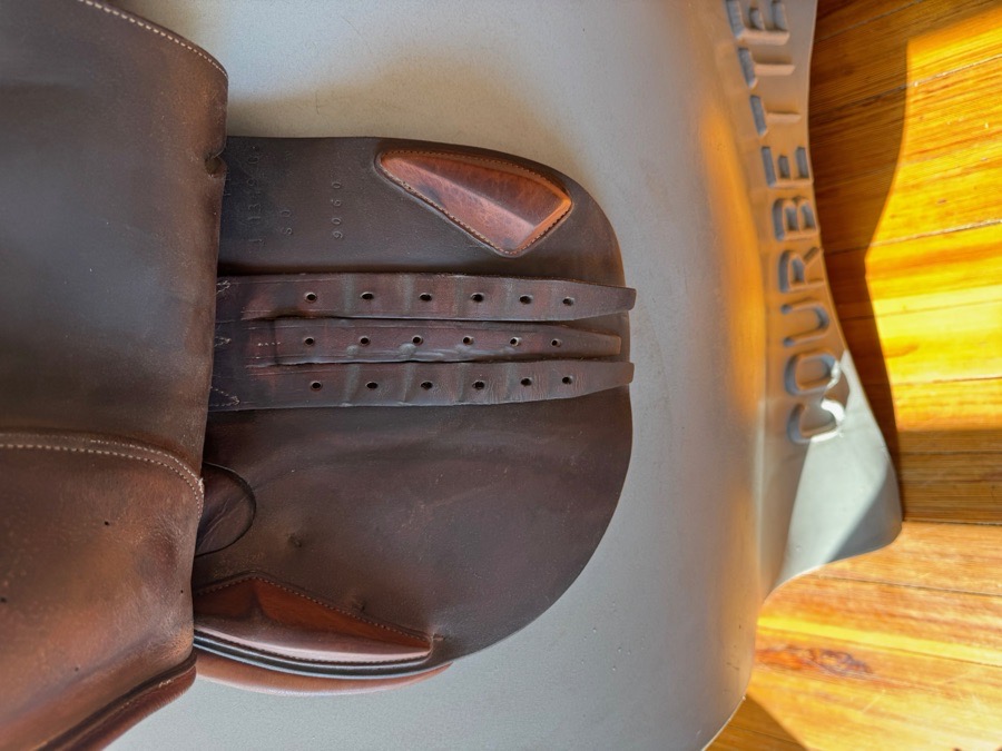 17” Butet Saddle - “P” Seat - 1 Flaps