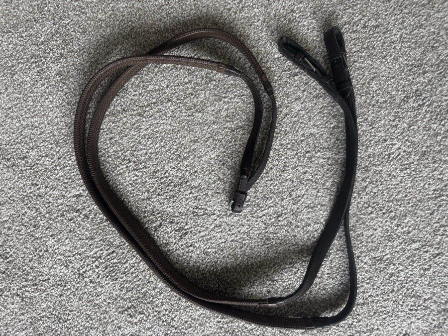 Equus brown rubber reins 